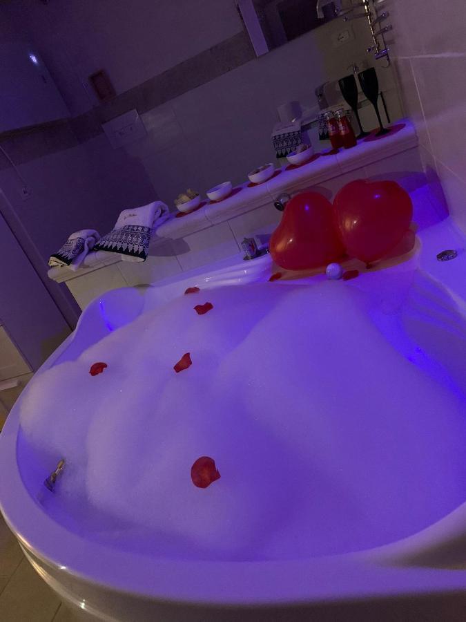 V&M Suite Con Jacuzzi ออสตูนี ภายนอก รูปภาพ
