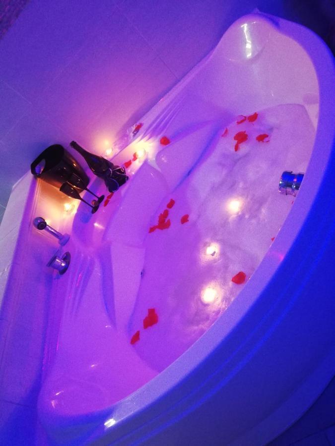 V&M Suite Con Jacuzzi ออสตูนี ภายนอก รูปภาพ