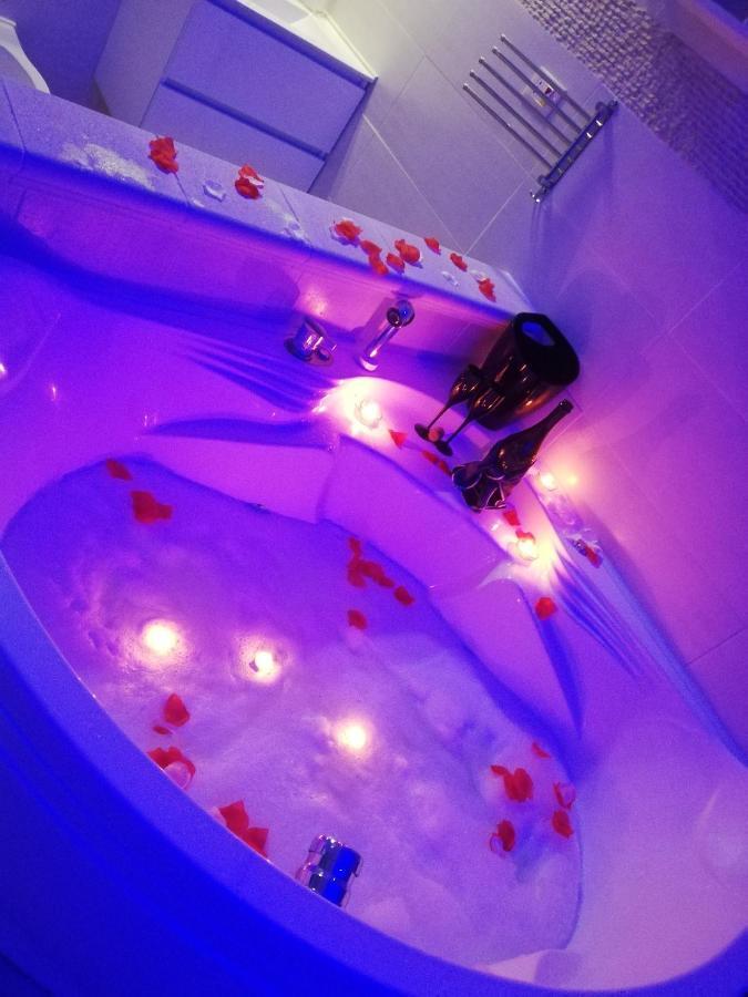V&M Suite Con Jacuzzi ออสตูนี ภายนอก รูปภาพ