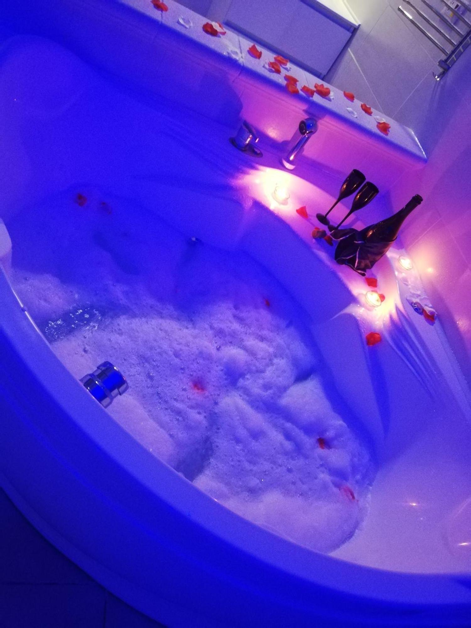 V&M Suite Con Jacuzzi ออสตูนี ภายนอก รูปภาพ